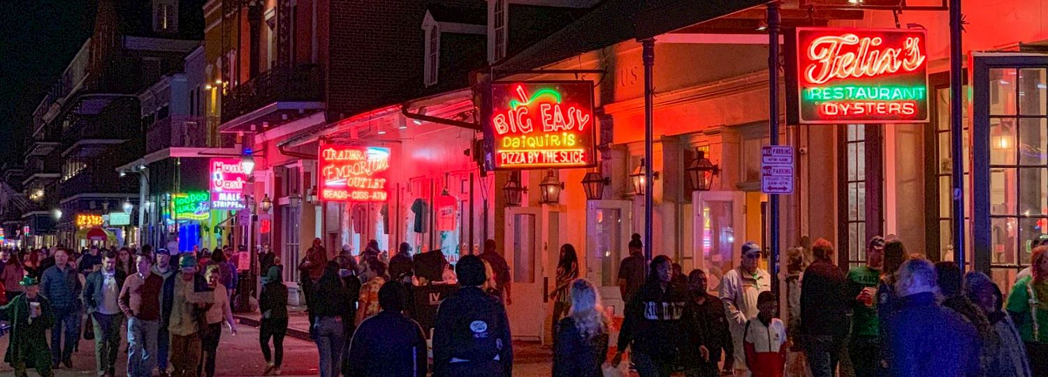 Hotel close to Bourbon Street New Orleans Q&C HotelBar New